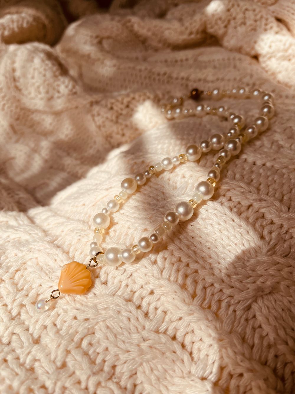 Buttercream Pearl Shell Necklace 