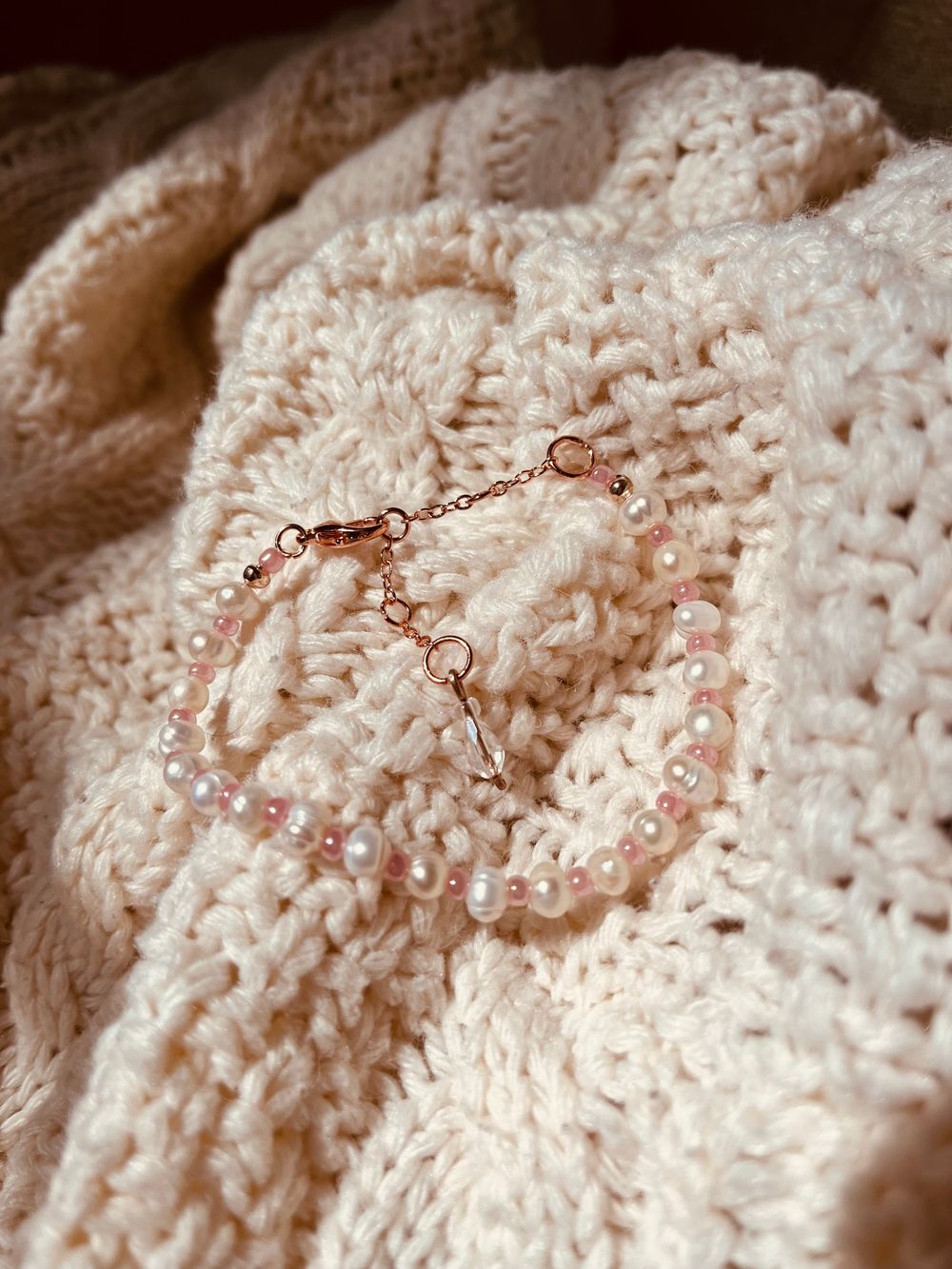 Blushing Petite Pearl Bracelet 